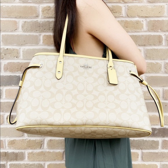 Coach Purse yellow khaki signature - Picture 4 of 5